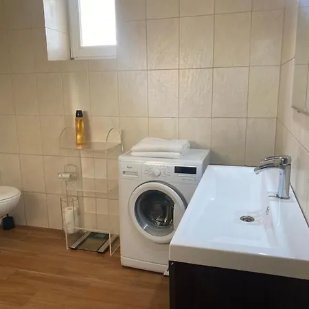 Czerwony Domek Na Mazurach Nad Jeziorem - Отель Pluszkiejmy